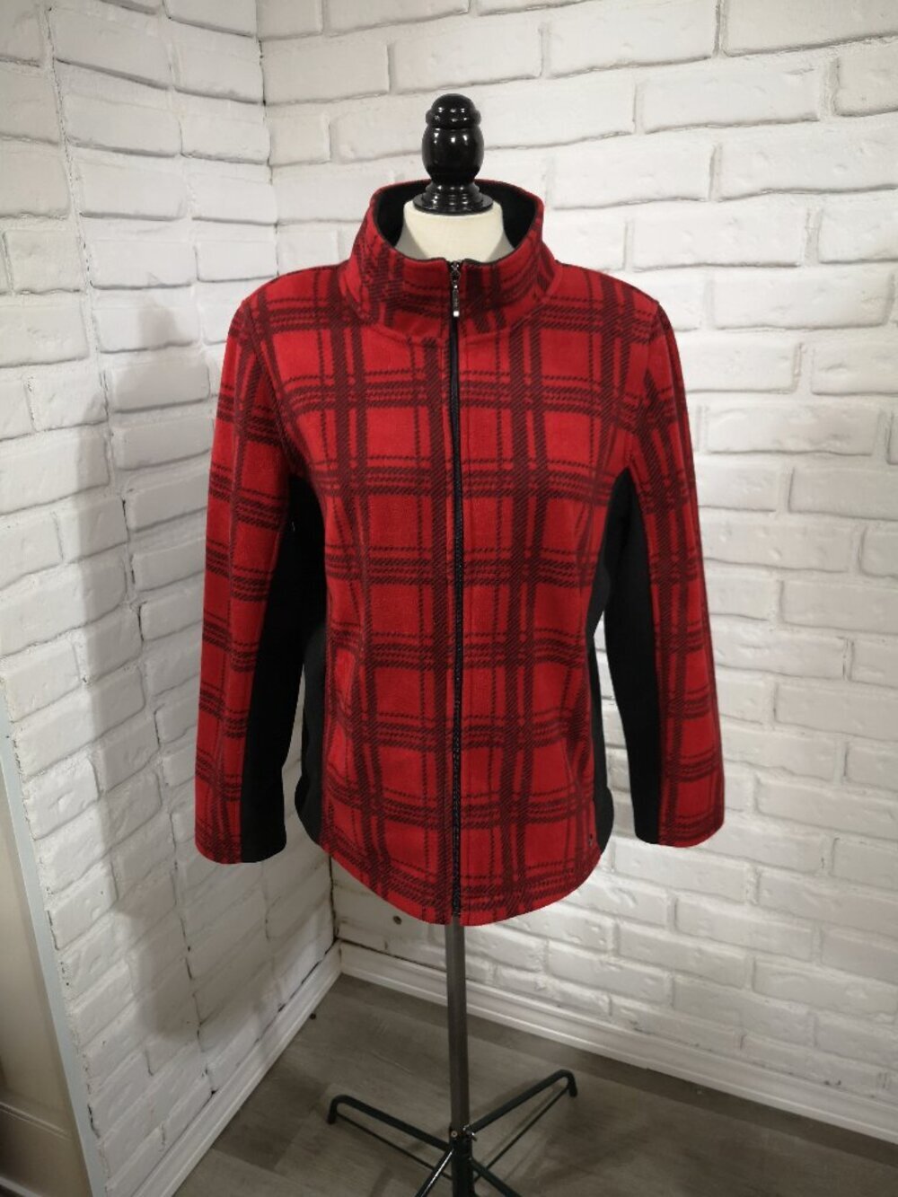 Northern Reflections Ladies Size Large Red & Black Plaid Full Zip Fleece Jacket